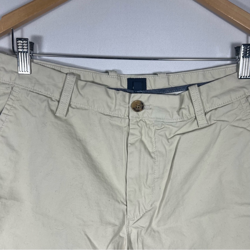 GAP Khaki Shorts Size 35 - Picture 7 of 11